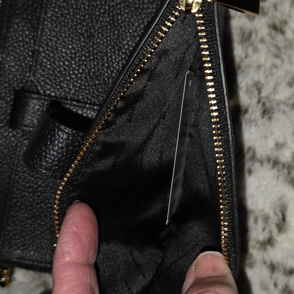 New Michael Kors Contintental Leather Black Wallet. - Picture 9 of 9